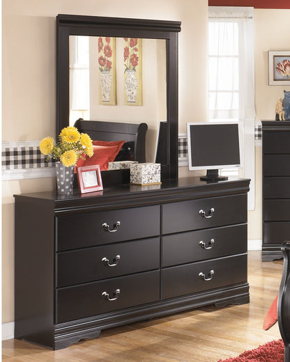 Huey Vineyard - Dresser, Mirror - Black